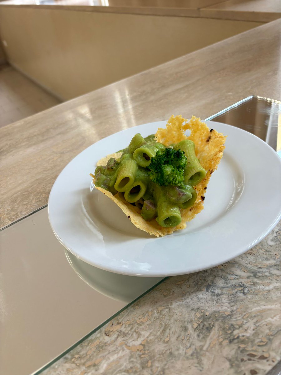 istitutomorano's tweet image. Classe III F1 sede IPSEOA 
#cucina #flambe&apos; 

#IstitutoMorano #Caivano #Napoli #Sabato #20Aprile