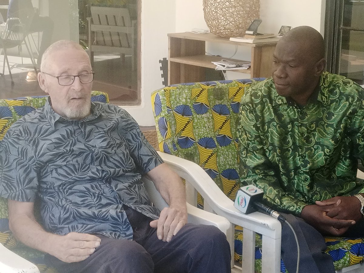 Am in Leopards Hill area where Information and Media Permanent Secretary Thabo Kawama is visiting former Acting President Dr. Guy Lindsay Scott. The man is very much alive, contrary to rumours circulating on social media.