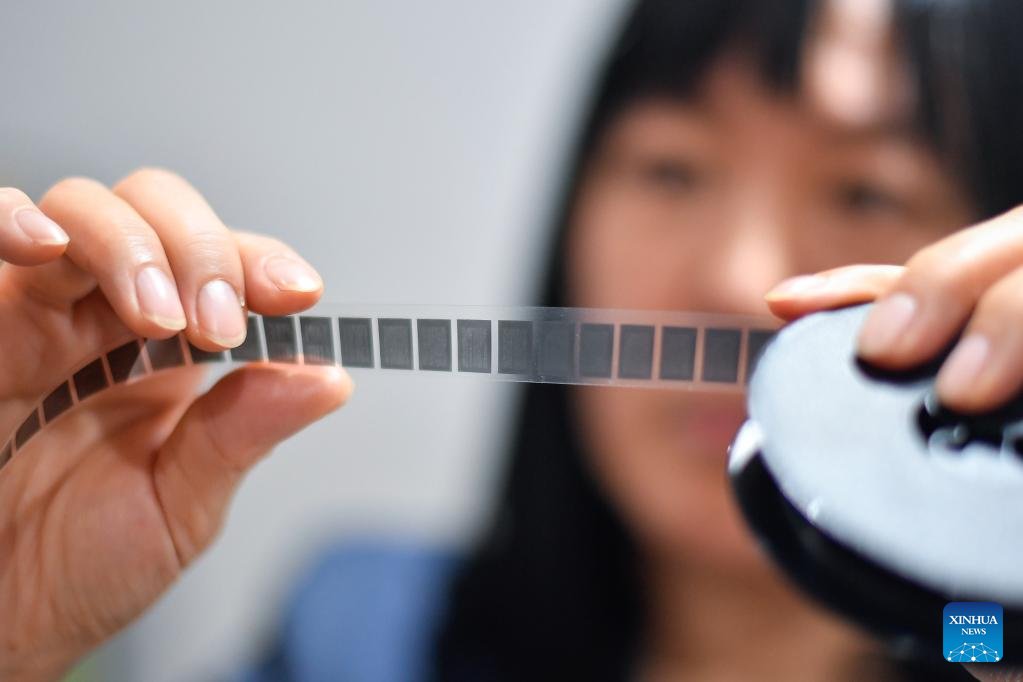 ChinaEmbinCH's tweet photo. Microfilm is an effective way to preserve ancient texts and documents.
China has started using #micrographics technology to preserve invaluable documents on a large scale in 1985, since establishment of National Library's center for microfilm reproduction.
https://t.co/yMPr9uHUnC https://t.co/rAwET1oV3c