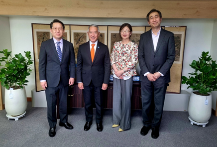 Pleased to receive the leadership of KAMA, which will celebrate its 50th anniversary in Seoul in October. Looking forward to giving talk at their scientific convention on ‘Collaboration in Healthcare.’