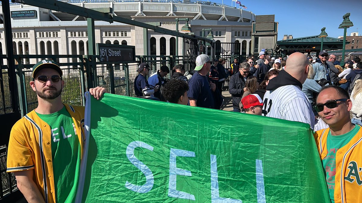 Thank you <a href="/Yankees/">New York Yankees</a> staff and security. Thank you <a href="/Oakland68s/">Oakland 68s</a> <a href="/tmsaran/">The Toddfather</a> for the flags.

#SellTheTeam
#FisherOut
#Yankees