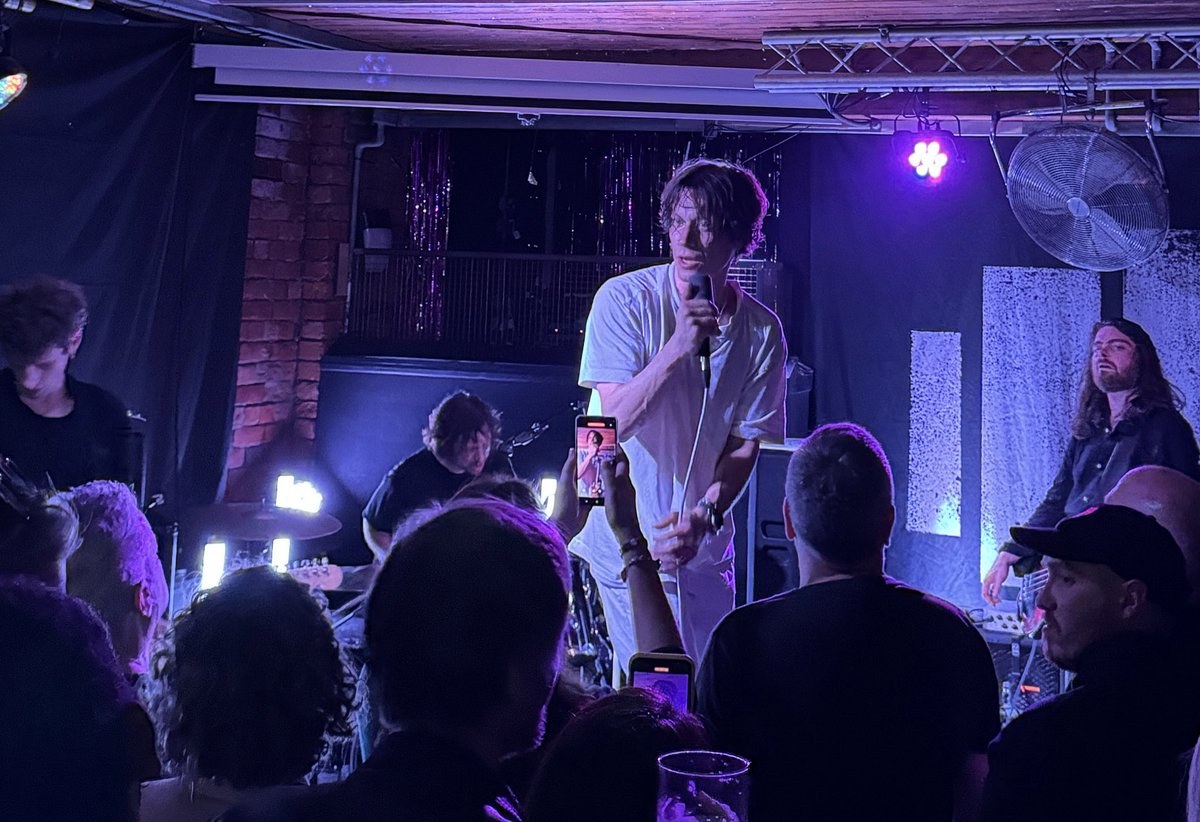 Live review: ‘@octoberdrift - Clwb Ifor Bach, Cardiff 20/04/2024’ sos-music.co.uk/2024/04/live-r…