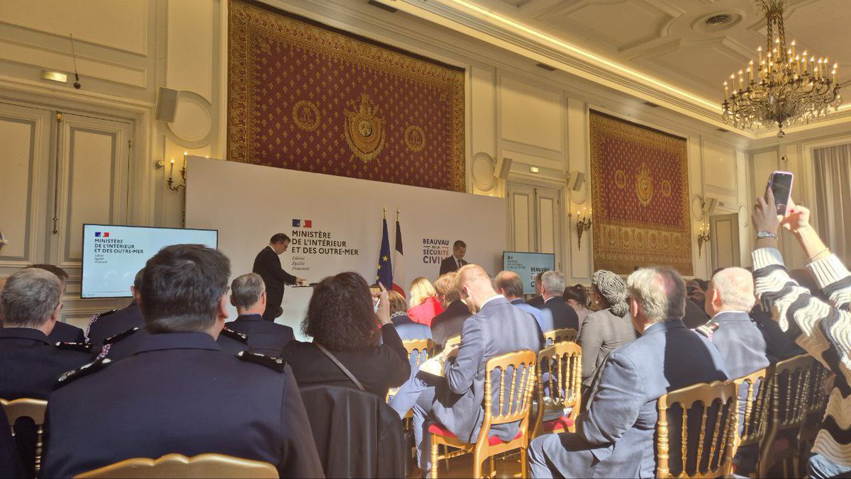 Le <a href="/CFDT/">CFDT</a> des #sdis de France présente au lancement du Beauvau de la <a href="/SecCivileFrance/">Sécurité Civile</a>