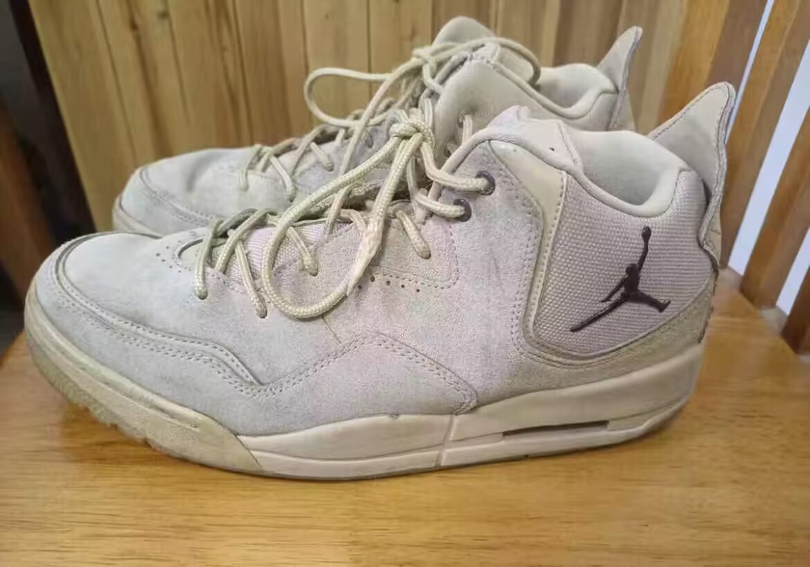 爸爸的原味篮球鞋，贱狗想不想买回去舔吸打飞机！
只需要200💰即可带回家！