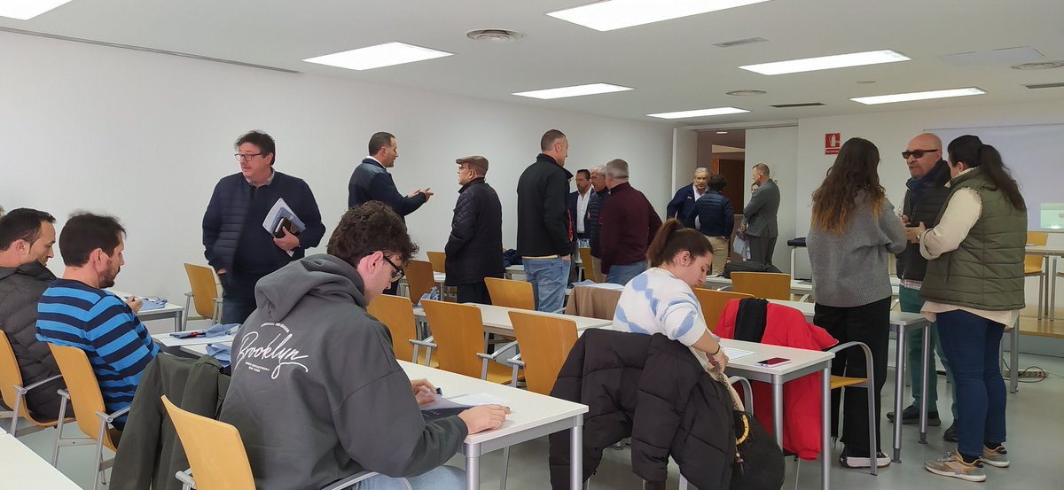 🗨️ ASAMBLEA ORDINARIA | #CyLBMasamblea

Los miembros de la Asamblea de la #FCYLBM están convocados en la mañana de hoy, en las instalaciones del Centro Deportivo Río Esgueva, para tratar los asuntos recogidos en el orden del día.

📄 bocyl.jcyl.es/boletines/2024…

#️⃣ #CyLesBalonmano