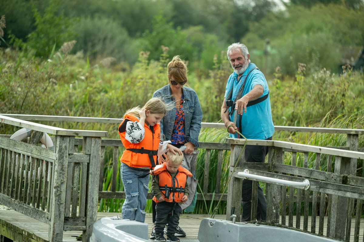 Last chance to apply to work on our Boat Safaris! Our Learning Team are looking for Boat Driver Wildlife Guides (casual) to provide boat tours around the Wetland discovery area, giving commentary wildlife. Interviews on Friday. For details email Elizabeth.pearce@wwt.org.uk