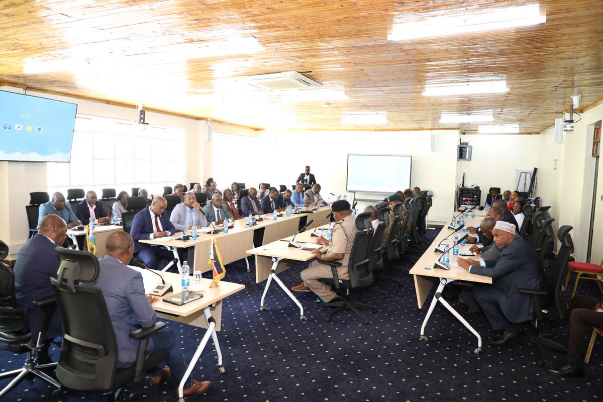 jmueke's tweet photo. Building synergies and collaboration with county governments is crucial in the realisation of the De-risking Inclusion and Value Enhancement (DRIVE) project. 

This morning's meeting with Kitui Governor H.E Julius Malombe and the DRIVE team was a show of the County's commitment towards the success of insuring the livelihoods of pastoral communities. H.E Malombe assured my team of the County's full engagement and support for the DRIVE project.