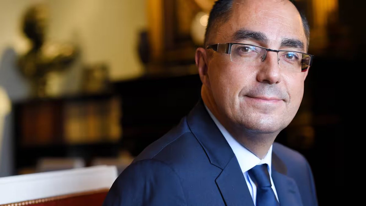 Nath_Yamb's tweet image. La France organise un forum Europe-Afrique sur le patrimoine africain à Abidjan, invite des participants puis interdit à l’un d’entre eux de prendre la parole sur la thématique des restitutions, parce que cela risque d’incommoder l’ambassadeur de France en charge de la question,