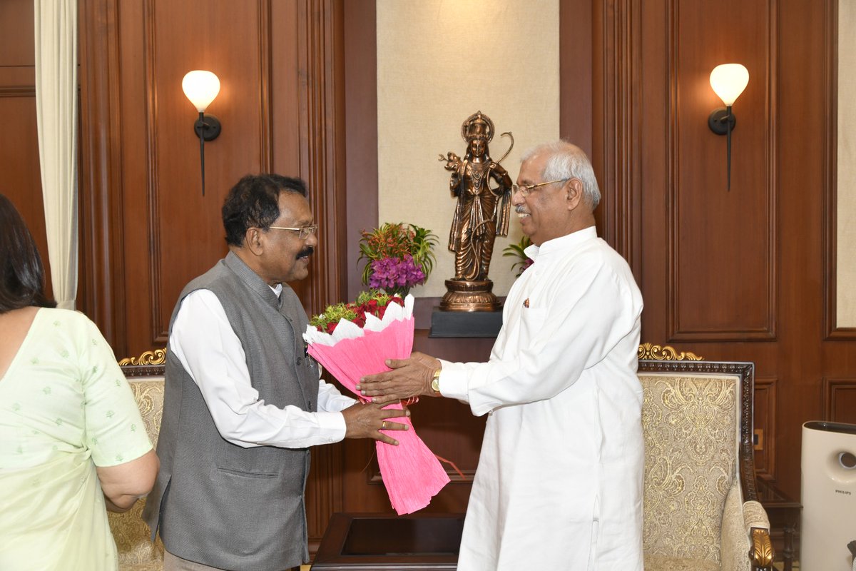 GovernorBihar tweet picture