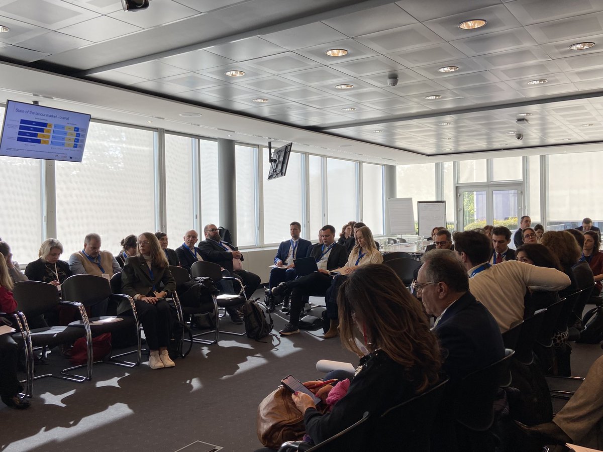 smetrabxl's tweet photo. On an important topic in Brussels. 🇪🇺Representatives of the different modes of transport join forces to find ways to make the sector more attractive to the workforce
#transport #labourshortage #skills
@Transport_EU @EU_Social https://t.co/l6N4Yll89X