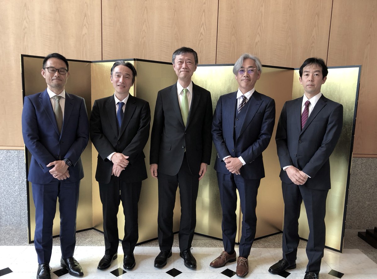 Ambassador Maruyama welcomed SoftBank Corp. to Japan House in Dublin. He met Mr Daichi Nozaki, Mr Satoshi Uchiyama, Mr Kazuhiro Uechi and Mr Tatsuya Oshima.