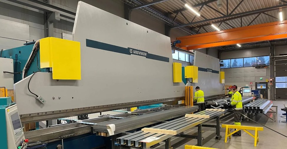 In 2023, Ruukki modernized the press brake that had been operating at the Vimpeli plant for more than 20 years to meet today’s needs and requirements, thanks to Ursviken Technology AB. 

ow.ly/xhRO50R928P