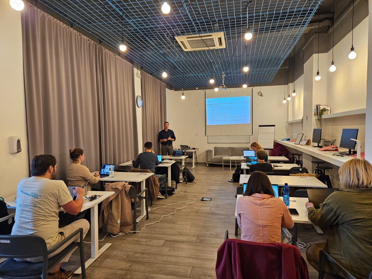 OPERASEU's tweet photo. Getting this Tuesday started with FitSM foundation training for OPERAS members, by @syholsinger !
#FitSM #OPERAS2024 #ITServiceManagement https://t.co/aTPaVS4LMf