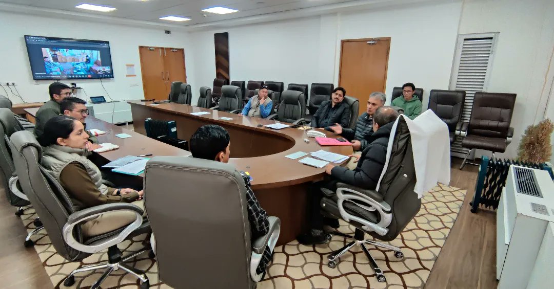 Chief Electoral Officer UT Ladakh, Yetindra M. Maralkar chairs a review meeting regarding deployment & arrangements of security personnel in Ladakh during the General Elections to Lok Sabha 2024 CAPFs @ECISVEEP @CEOofficeLadakh @dc_Kgl @DC_Leh_Official @LehPolice @KargilPolice