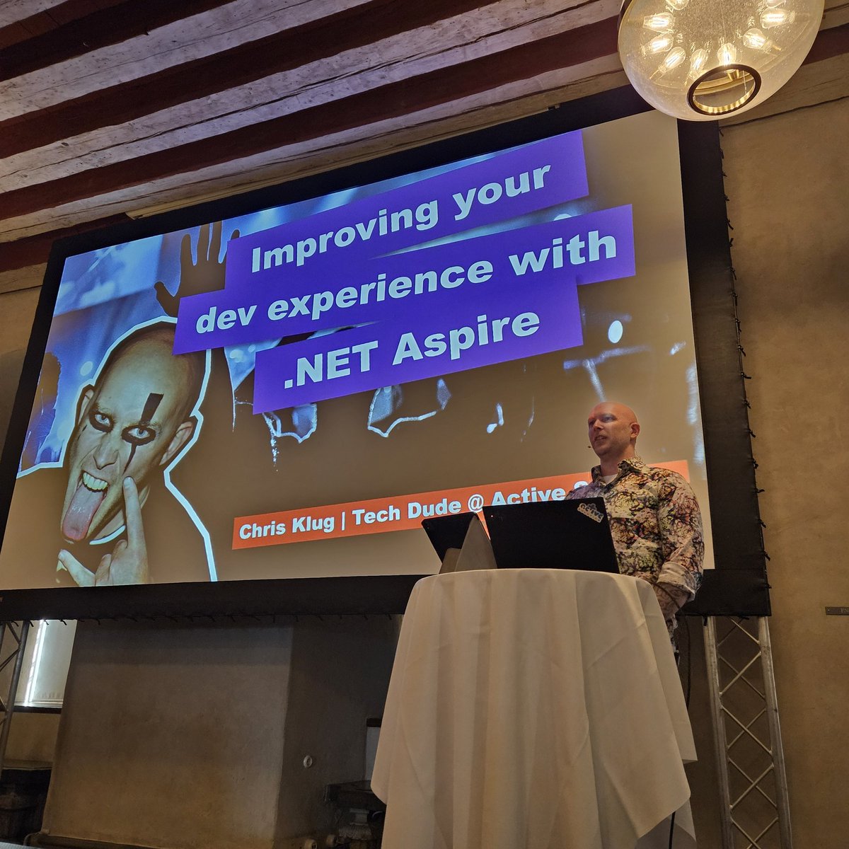 On stage <a href="/ZeroKoll/">Chris Klug</a> time to be inspired #CastleConf #Örebro