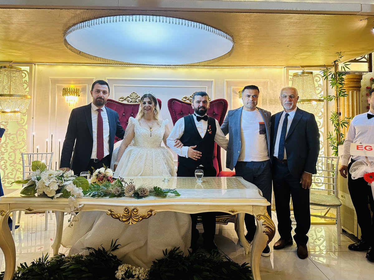 arslan01_omer's tweet photo. İlci ve Namlı ailesinin kıymetli evlatları Hatice ve İbrahim kardeşlerimizin düğün merasimine katıldık.Ömür boyu mutluluklar diliyorum.Rabbim birlikte sağlıklı,uzun ömürler geçirmelerini nasip etsin.
#ÖzümüzsözümüzbirsevdamızCeyhan
#İçimizdenbiri https://t.co/igA50RBtYp