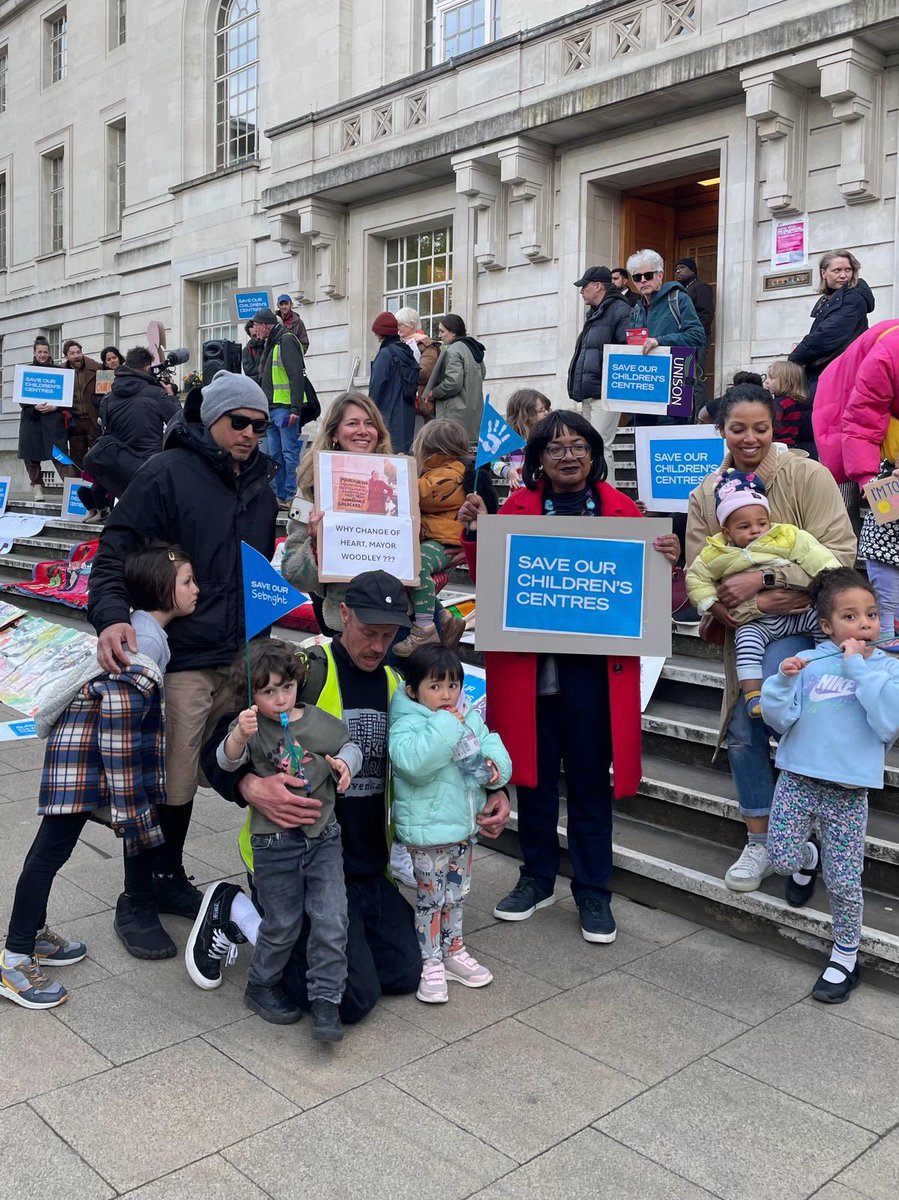Save_Fernbank's tweet photo. Some more photos from our demo yesterday. This is what a community standing together to oppose cuts that affect the most vulnerable in #Hackney looks like @hackneycouncil @HackneyLabour @carowoodley! Residents want you to INVEST in children’s futures! #SaveOurChildrensCentres https://t.co/bVLWNUNTU2