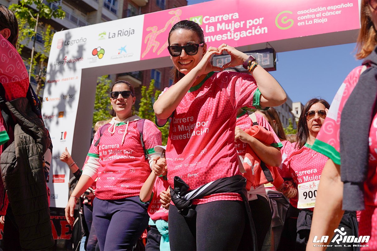 correrenlarioja's tweet photo. Ya en nuestra web, galería de fotos de la IX Carrera de la mujer @ContraCancerRIO
📷 @cpujades 
📷 Luis Pérez
https://t.co/KaLhDHLRxM https://t.co/7P4kWgp7I9