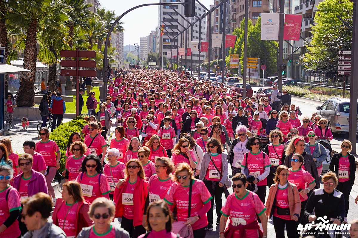 correrenlarioja's tweet photo. Ya en nuestra web, galería de fotos de la IX Carrera de la mujer @ContraCancerRIO
📷 @cpujades 
📷 Luis Pérez
https://t.co/KaLhDHLRxM https://t.co/7P4kWgp7I9