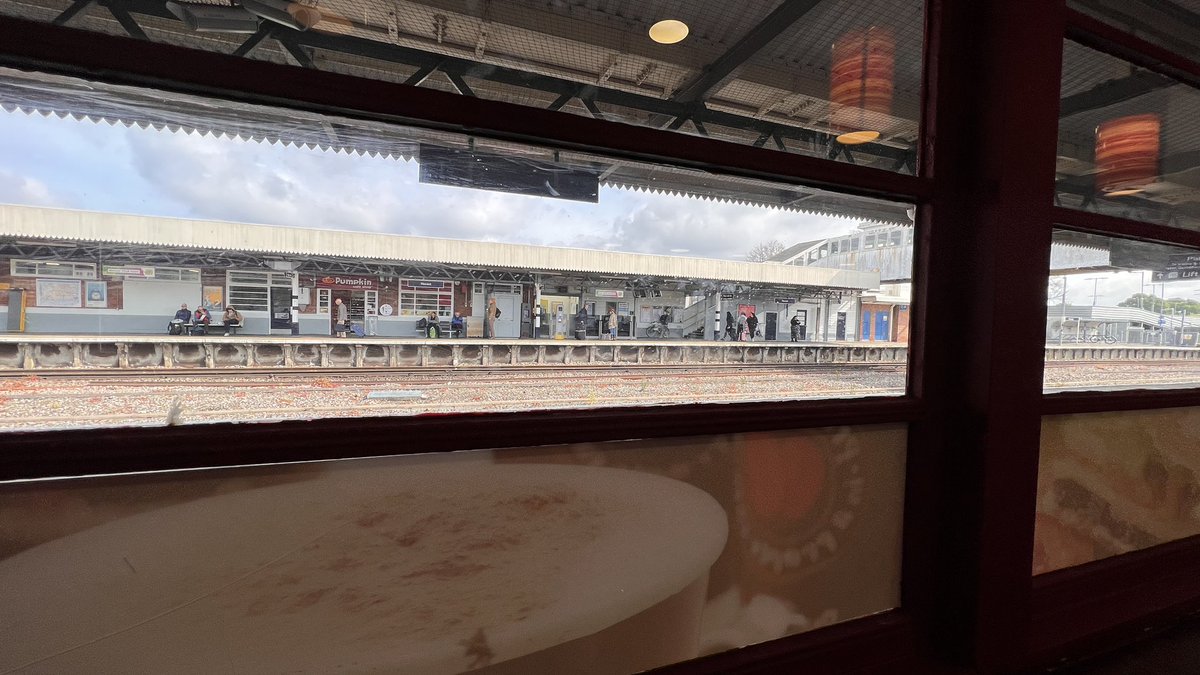 Well this wasn’t in the plan.

Welcome to Havant where I am changing trains (and having breakfast) to get to Fareham. 

This is my little GTR goodbye tour. 

Horsham - Havant - Fareham - Brighton - Gatwick - London - King’s Lynn - Cambridge

I will miss GTR Land 🥲