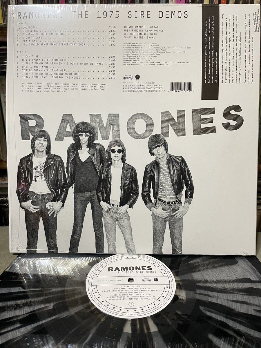 RAMONES / THE 1975 SIRE DEMOS
24年RSDチェコプレス・レコード 
black Splattered Clear Vinyl
Rhino Records – RCV1 726080

初期のスタジオ・レコーディング。プロデュースはTommy Ramone。76年の1st.に収録される曲のデモVer.やレア・トラックスを多数収録。
youtube.com/playlist?list=…