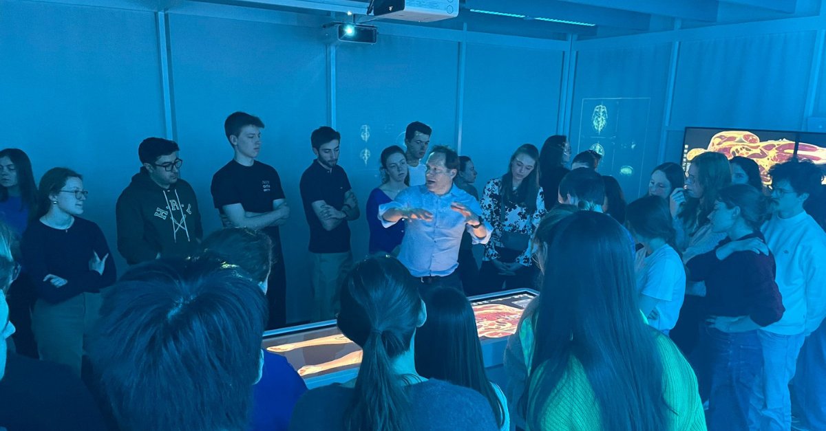 Health House tweet media