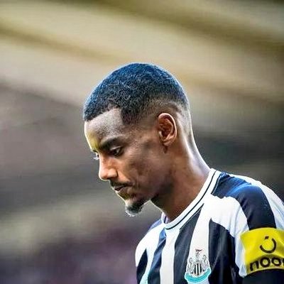 🚨 🇸🇪 Some big news....

#NUFC looking at improving Isak's contract.

▪️ Extending length
▪️ ⁠High Release Clause
▪️ Higher Wages

....with the idea to scare rival clubs away.

Player has already told Club officials that he’s happy.

He wants to stay and commit to the project.