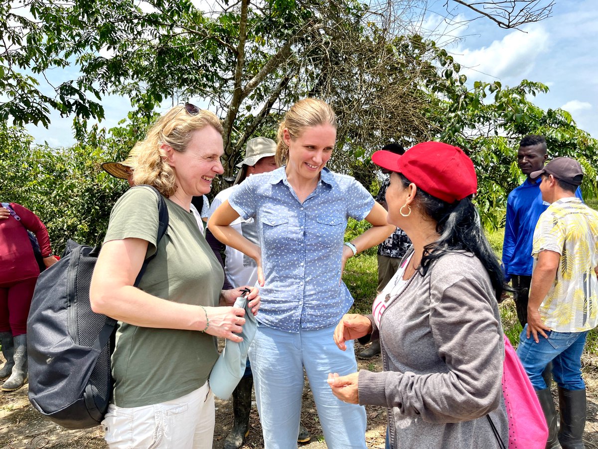 Sammen med @NoruegaenCol og @Norad besøkte vi et lokalsamfunn i Rio Negro, Caquetá for å se hvordan de jobber for å stanse avskogingen i Amazonas. Vi lot oss inspirere av det sterke engasjementet for fred, og for en mer bærekraftig utvikling @pastoralsocialc