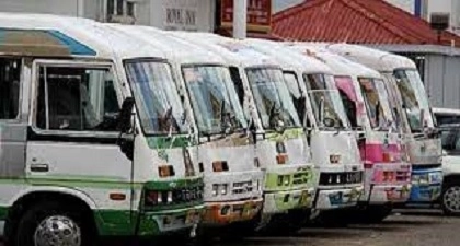 #Suriname #Transports - 'Le gouvernement est encore une fois à la traîne en ce qui concerne les paiements aux propriétaires d’autobus et de bateaux'. Les propriétaires de bus et de bateaux ne conduisent pas et ne naviguent pas. surinamenieuwscentrale.com/overheid-weder…