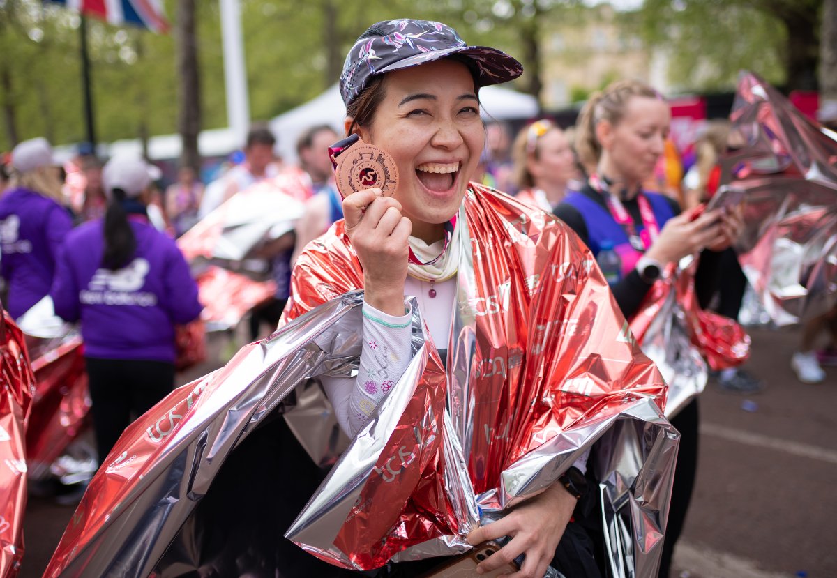 Did you know that 15% of donations come in after the event? 🤔 Make sure your fundraisers are continuing to share their #LondonMarathon fundraising pages on social, at work and in group chats. Remind them to celebrate in style! 😎