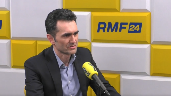 Wiceminister @PiotrMalepszak zapowiadał we wczorajszej rozmowie w RMF FM: 🚆Co najmniej 258 miliardów złotych na kolej przez najbliższe 10 lat, z czego 155 miliardów na kolej dużych prędkości 🚆🚍Stworzenie kompletnego systemu transportowego kolejowo-autobusowego poza miastami,…