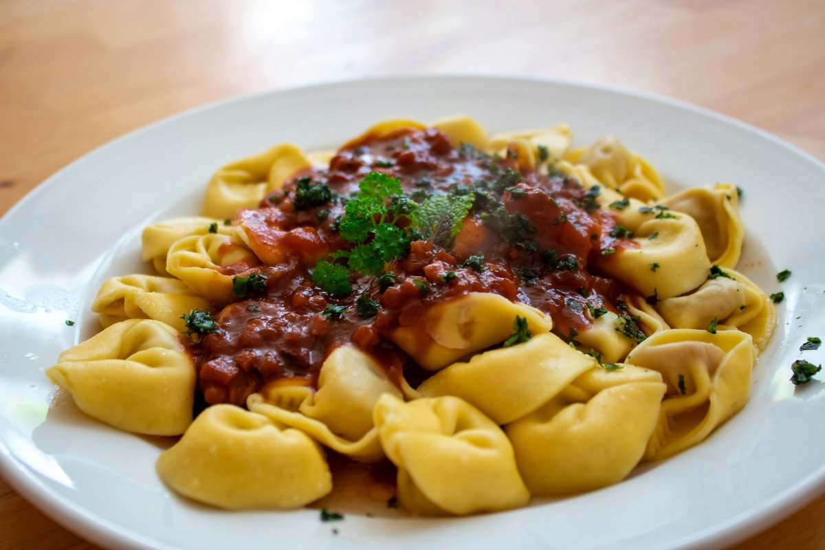 Nugusm4's tweet image. Limit Carbohydrates: Keep your carbohydrate intake below 50 grams per day to maintain ketosis effectively.