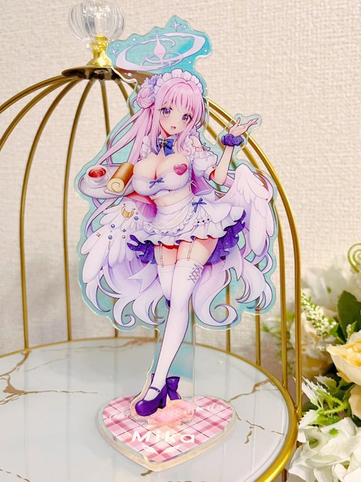 COMIC1☆24の新作グッズ
「メイドミカ♡アクリルフィギュア」
オーロラ加工でキラキラ&裏面はポロリVerとなっております🩷 