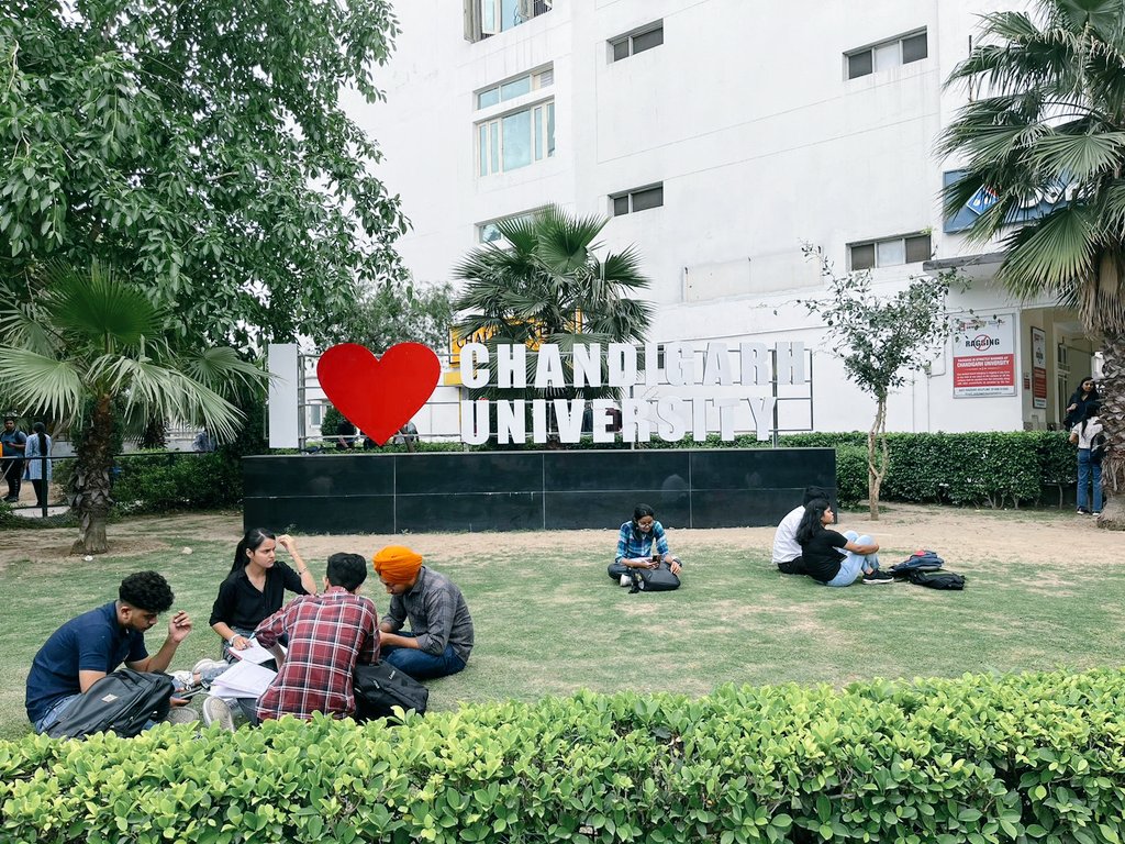 Chandigarh_uni's tweet photo. Spring has blossomed on the #CUCampus!
Today's weather is simply divine, and #students are making the most of it! From strolls to creative painting, and indulging in delicious bites at the Food points, it's all happening outdoors.
Check out these candid captures of our students embracing the spirit of spontaneity and making the most of every moment -
#SpringSeason #Blossom #Spring #ChandigarhUniversity