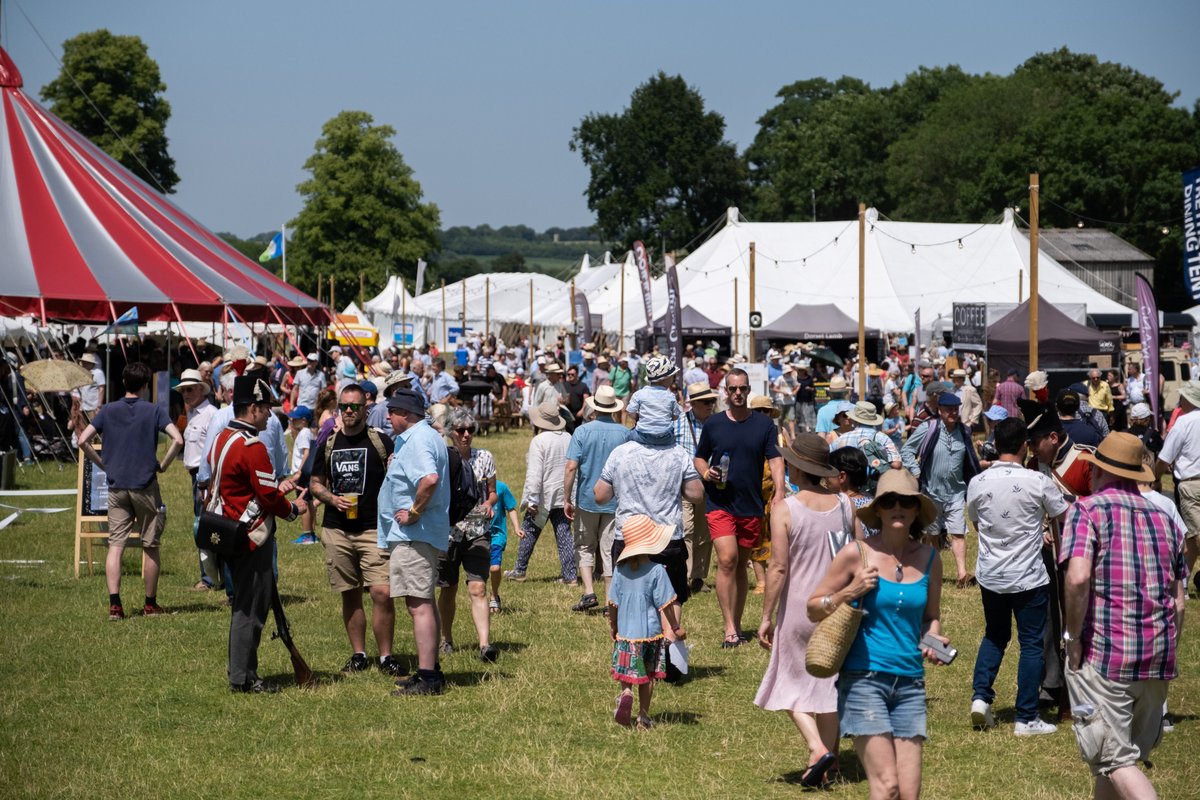 Robert @Peston and @katemosse are among authors on the line-up at this year's @ChalkeFestival bookbrunch.co.uk/page/free-arti… (Free to view)