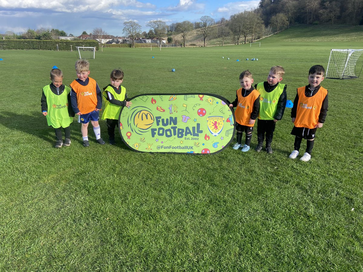 We are at Lochee Park today for our FREE @FunFootballUK session 5.00-6.00pm ⚽️ The session for boys born in 2019 & it is a great introduction into the game with fun games & activities For more info contact CDO Sarah: 📱07494091812 📧 dryburghathleticcc@gmail.com @ScotFAEast