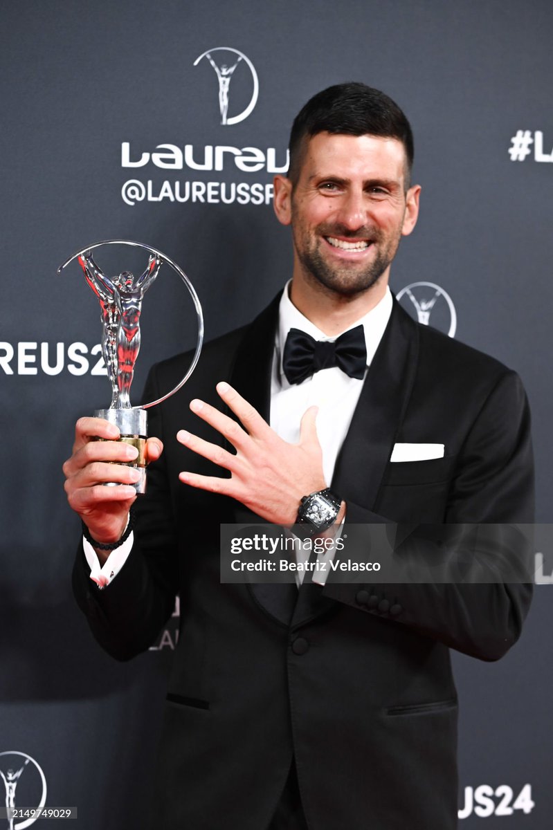 Just look at this smiley faces! Love, joy and happiness! 🥰❤️ #NoleFam #Djokovic #Laureus24