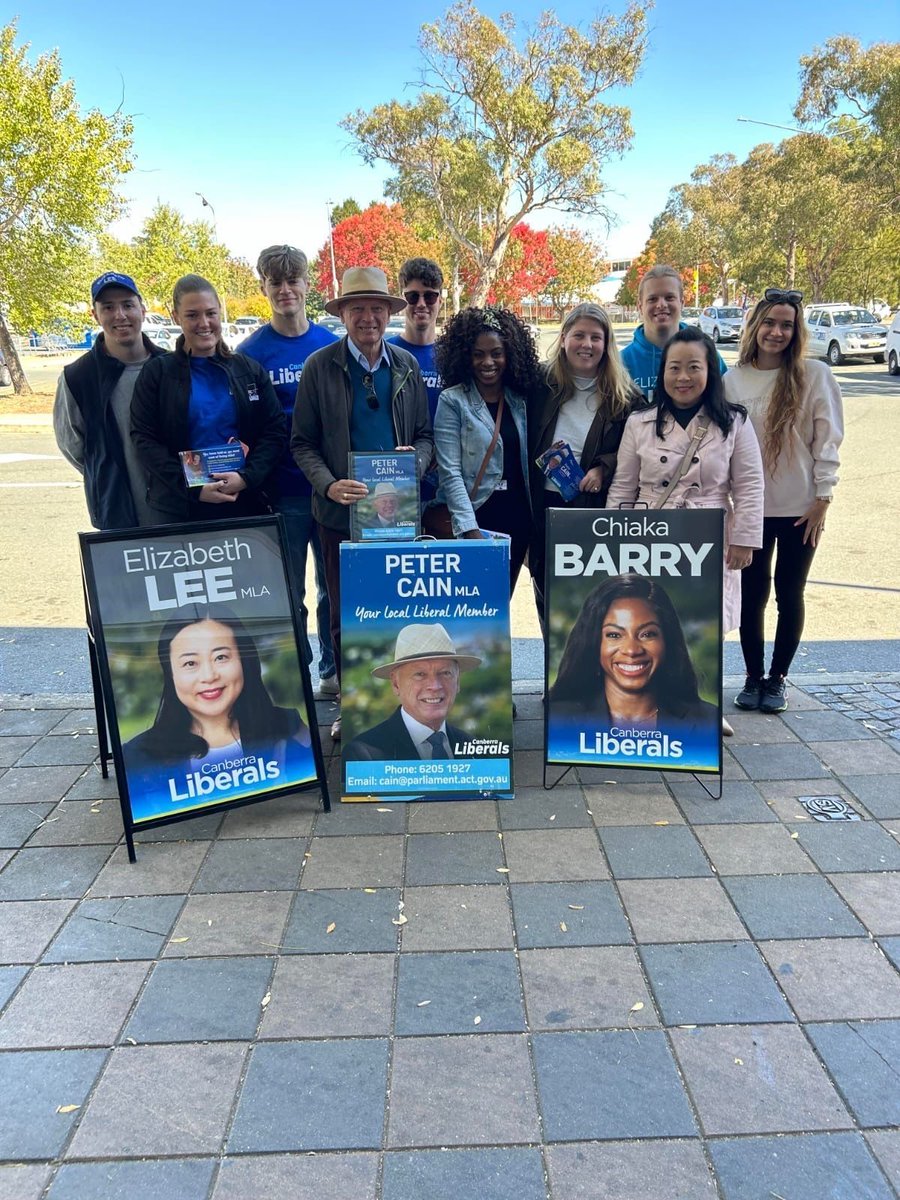 Wonderful to have such support for Elizabeth Lee MLA, fellow Ginninderra candidate, Chiaka Barry, and me from some of our younger Canberrans at Kippax Fair last Saturday.