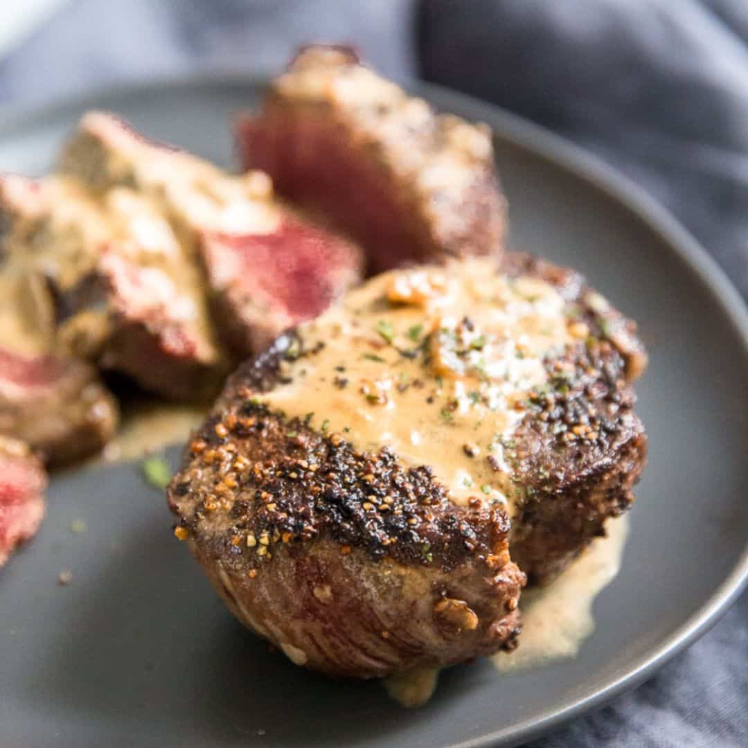 JoyOuceKitchen's tweet photo. Seared crimson filet mignon bathes in a rich, creamy peppercorn sauce, promising a burst of juicy tenderness with every decadent bite.🥩😍
Get the recipe: https://t.co/OLEqMKaS0o https://t.co/UWRjMAXlTK