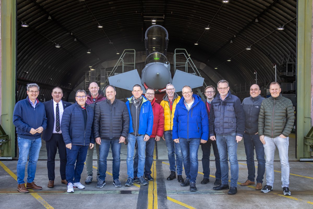 Grüß Gott! 🇩🇪 Visitors from Lossiemouth's Twin Town came to the station recently. Councillors from the German town of Hersbruck were treated to a Typhoon brief by II(AC) Squadron. Lossiemouth and Hersbruck are marking 52 years as Twin Towns in 2024. 🇬🇧🇩🇪