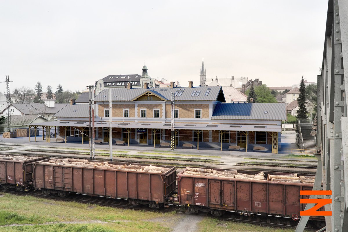 Modernizujeme historickou nádražní budovu v Čáslavi! Historické čáslavské nádraží staré přes 150 let čeká rekonstrukce. Budova s typickými prvky drážní architektury získá moderní odbavovací prostory, obnovou projde fasáda i střecha budovy, přestavba čeká také obchodní prostory