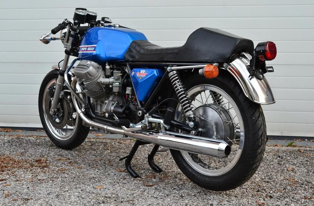 We've had some great feedback on our page when we feature Moto Guzzis. What's your thoughts on this beauty?
#classicbike #classicbikes #classicbikeshow #classicbikers #classicmotorbike #classicmotorcycles #classicmotorcycleshows #classicmotorcycleclub
