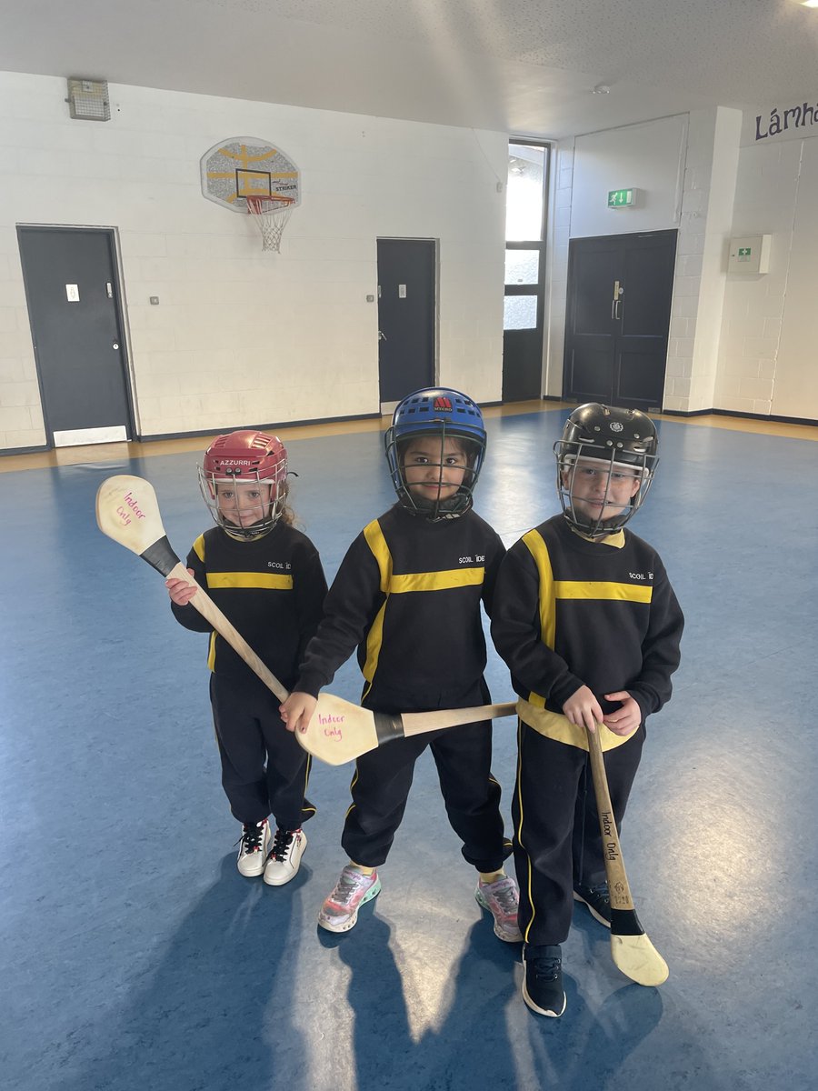 Every Monday and Tuesday our Infants get stuck in during indoor hurling with Brendan Guiry from @LimerickCLG and Kevin Normoyle from our local Limerick club @StPatsGAALimk. The future is bright and green. 🟢⚪️🟢⚪️