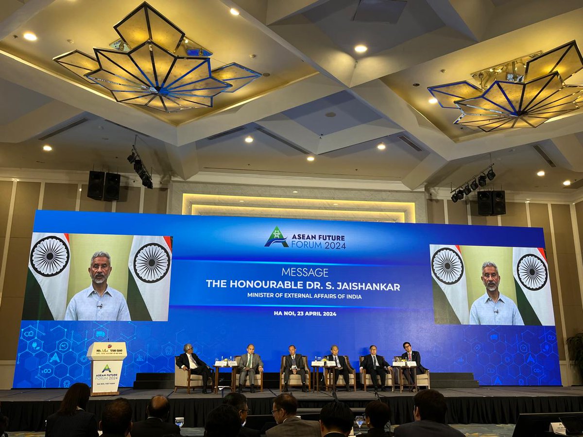 India's External Affairs Minister, Dr. S. Jaishankar addressed virtually the ASEAN Future Forum held in Ha Noi today in a plenary session on 'Ensuring Comprehensive Security for a people-centred ASEAN Community'.@IndianDiplomacy @DDIndialive @MOFAVietNam @hanoionlinenews @ASEAN