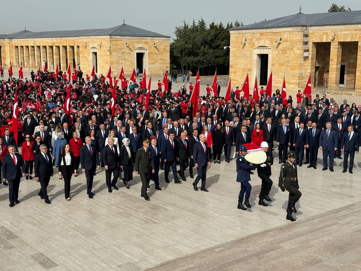 Milli Mücadelenin karargahı ve Milli irademizin simgesi Gazi Meclisimizin kuruluşunun 104. yıldönümü ile Gazi Mustafa Kemal Atatürk’ün geleceğimizin teminatı çocuklarımıza armağan ettiği #23Nisan Ulusal Egemenlik ve Çocuk Bayramımız kutlu olsun! 🇹🇷