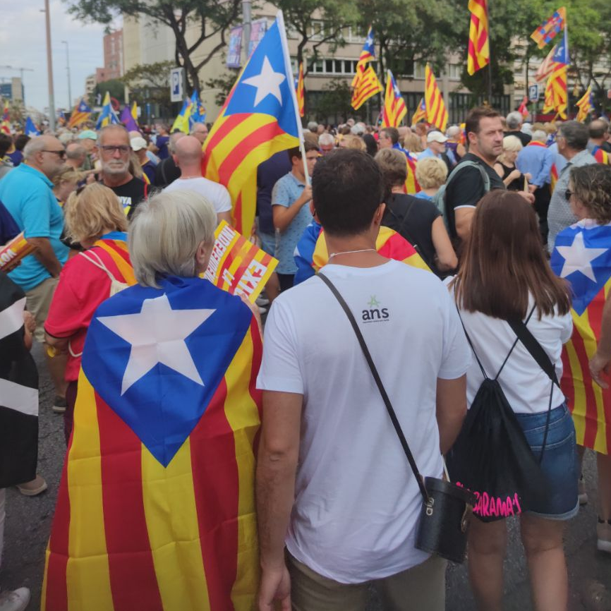 assembleasarda's tweet photo. Bona Diada de #SantJordi to the Catalan People📕🌹

See you this Sunday 28th in Cagliari for Sa Die de sa Sardigna. With @AdriaAlsina (@ConsellRep), @bosch_conxita (@assemblea) and other Scots, Euskadi, Corsican and Sicilian friends we'll talk about Stateless Nations and freedom. https://t.co/xpyHC3IvrP