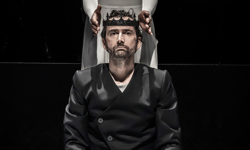 Acclaimed production of MACBETH to transfer to the West End: londonboxoffice.co.uk/news/post/macb…