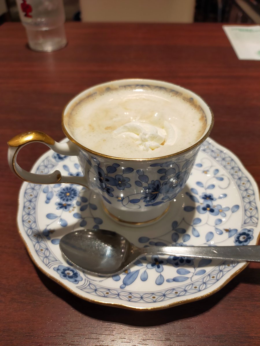 美味しいね、オルコットさん。
ピーナッツコーヒーだって〜