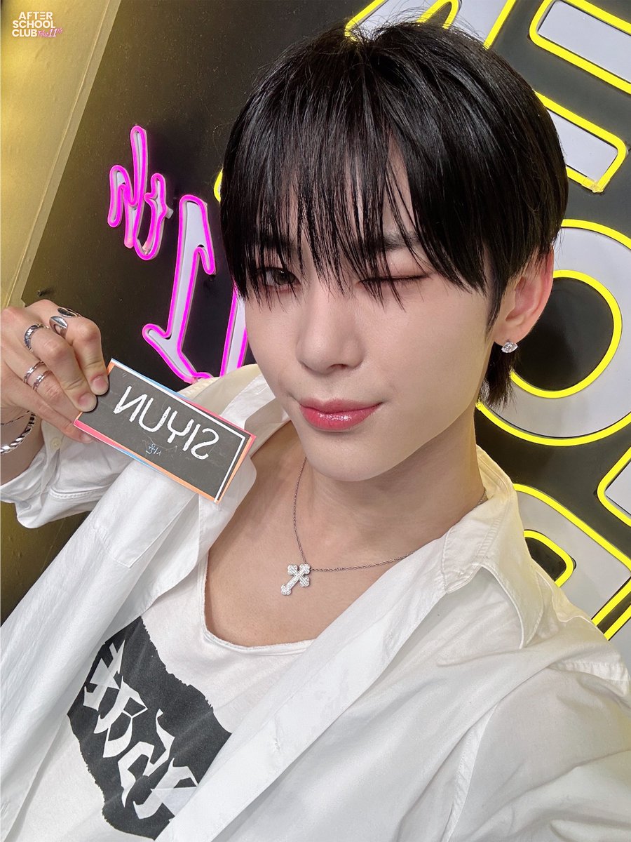 arirang_ASC's tweet photo. [NOWADAYS]
⠀
OoWee - !
나우어데이즈만 보면
심장 소리 더 빨라져 두 배로 🤭
글로벌 팬의 마음을 쿵 - 하고 울린
나우어데이즈와 함께한 오늘의 ASC✨
⠀
#NOWADAYS_ASC #NOWADAYS @CUBE_NOWADAYS https://t.co/j3uDbCs4Xw