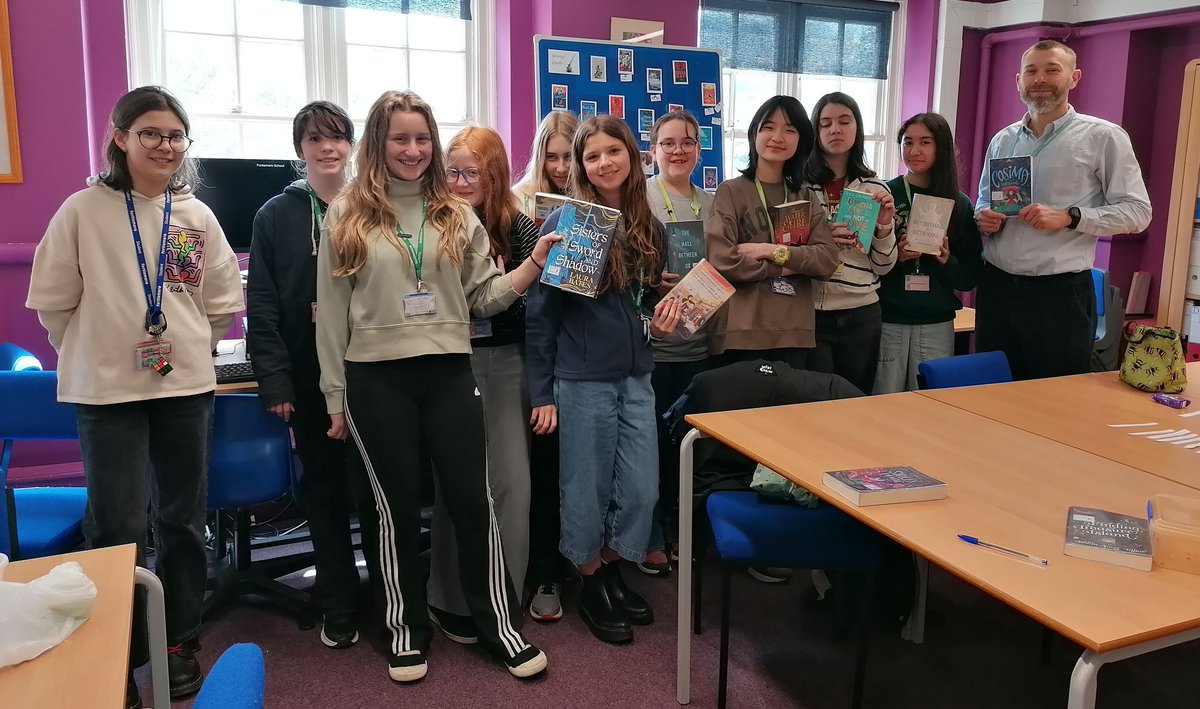 Here are a few of our #YoungQuills readers - ranging from Y10 to Y7 - with Mr Stewart. We've loved reading the longlisted books and are excited to see if our favourites will win! @histassoc